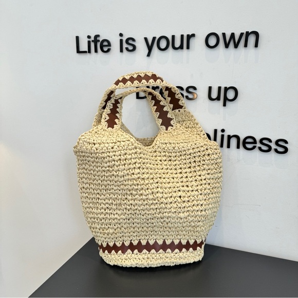 LOEWE fashion straw bag - Picture 2 of 9